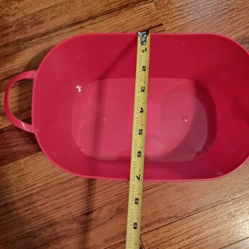 3/10 ⭐ NEW Red and White Merry Christmas Plastic Basket Bin Container